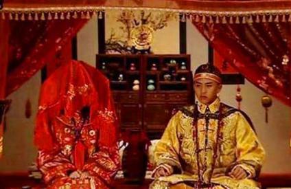 古代皇帝是怎么叫皇后的 不是叫老婆也不是叫娘娘