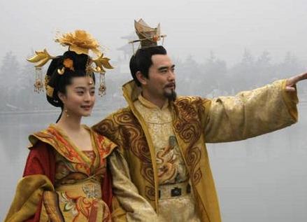 李渊的妃子在夺嫡的过程帮助李建成 李世民当皇帝后是怎么处理她们的