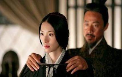 为什么曹操却偏偏钟情人别人的老婆呢 他这么做的真实目的是什么