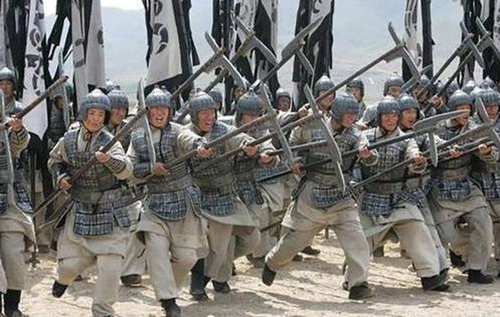 在古代打仗站在哪里要相对安全?答案告诉你要选就选第一排!