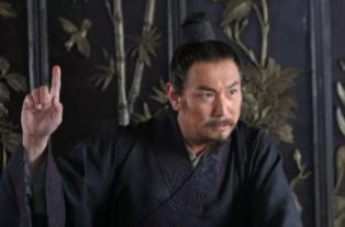 软硬兼施,看四代皇帝如何用“三刀两枪”驯服诸侯