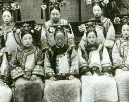 清朝皇室保姆一般都是照顾小孩生活 她们为什么能够干政