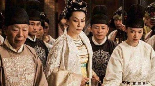 武则天生性毒辣，为什么唯独对狄仁杰不一样
