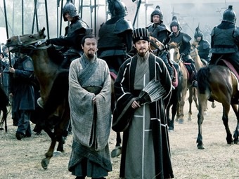 夷陵之战中刘备为什么不带上诸葛亮等人?