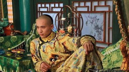 满清颁布了三条命令中为什么剃发令和易服令都可以 唯独缠足不行呢