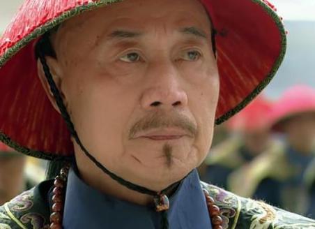 张廷玉身为三朝元老又是有名的权臣 乾隆是如何代付他呢