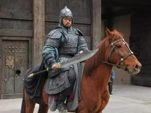 历史上的曹魏大将夏侯惇是怎么死的？