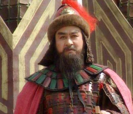 官渡之战前的刘备真的很强吗 为什么曹操会亲自率兵讨伐呢