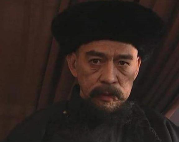 隆科多已经位极人臣,为什么还受到雍正的猜忌