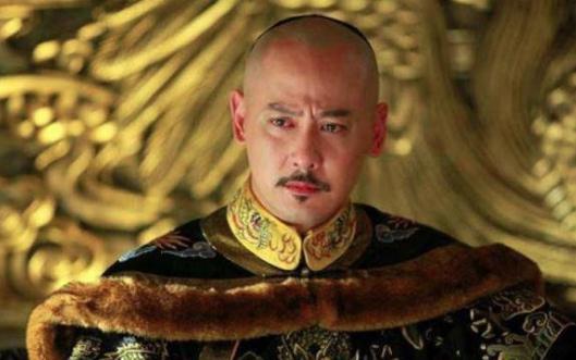 乾隆在富察皇后葬礼上,为什么要打压很多大臣