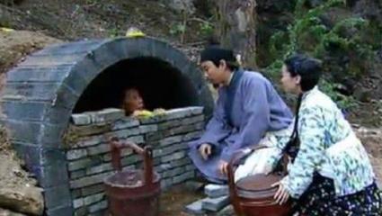 古代孝子把父母关进瓦罐是怎么回事