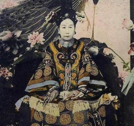 慈禧临终前为什么会禁止女人干政