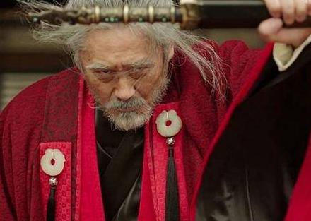 司马懿被曹爽狠狠的压制了十年 他是怎么躲过一死的呢