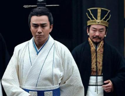 他们两个同样才华横溢的人 为什么曹操只杀杨修呢