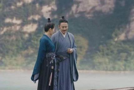 他们两个同样才华横溢的人 为什么曹操只杀杨修呢