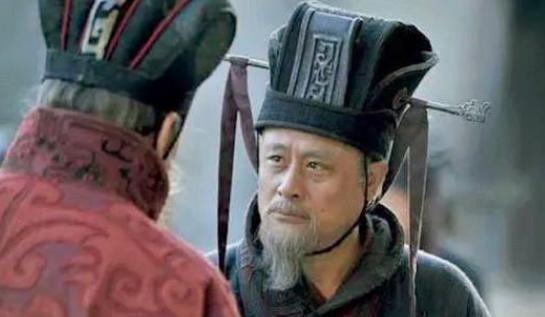 荀彧能容忍曹操挟天子，为什么不能容忍他称帝