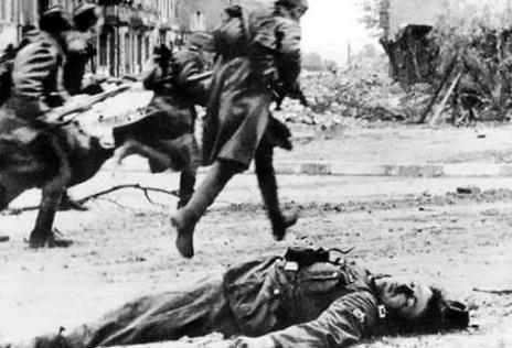 二战德军王牌师,装甲掷弹兵师为什么被称“负重轮”