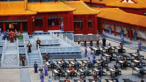 皇帝主持殿试,考生第一个交卷皇帝为什么会生气