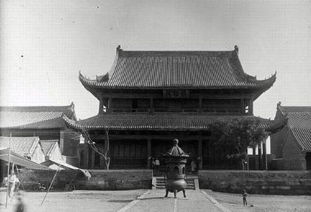 贺人龙被杀之后 为什么农民军会饮酒庆贺呢