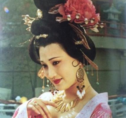 杨贵妃给安禄山洗澡是怎么回事