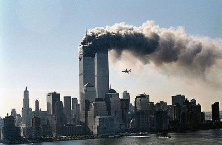 华裔空姐邓月薇是谁 她的名字为什么会在911纪念馆中排名第一位