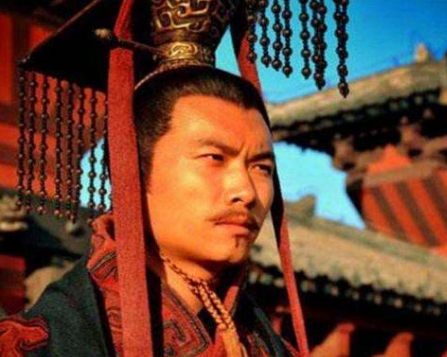 古代皇帝为什么要佩戴冠冕 珠串遮眼有什么意义</span>