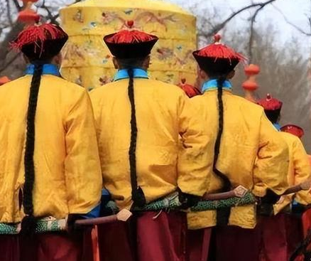 和珅当初权力滔天的 和珅为什么被赐死也不造反</span>
