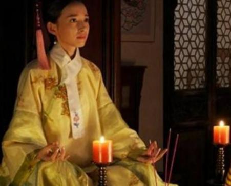 清朝皇帝等妃嫔侍寝结束后 为什么只能一个人睡觉呢