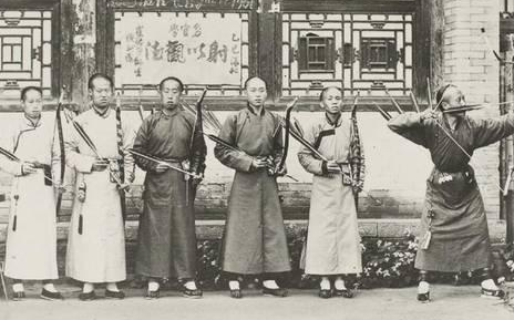 八旗子弟明明有仕途可以走 他们为什么还要做御前侍卫</span>
