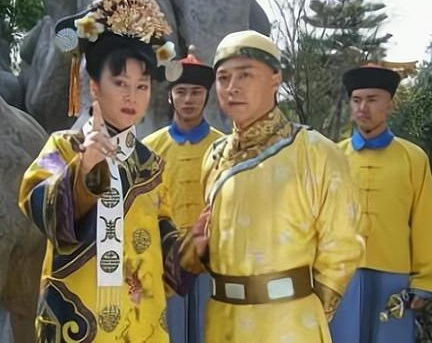 古代皇帝贴身侍卫都会武功 皇帝是怎么保证侍卫不会伤害自己的</span>