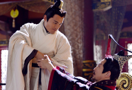 唐雎是个九十多岁的老人，为什么能让秦始皇犯怂？</span>
                      