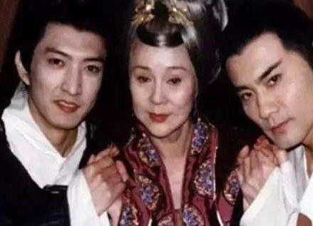 她身边拥有众多男宠 为什么没有因此而怀孕生子呢