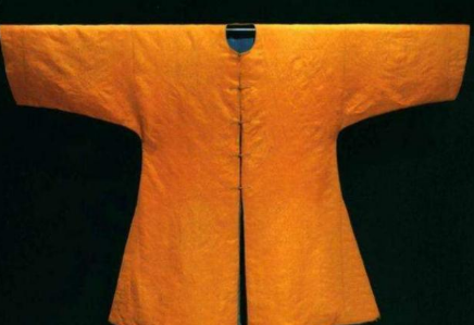 和珅从哪里弄来二十多件黄马褂 黄马褂真的可以免死和不能打吗