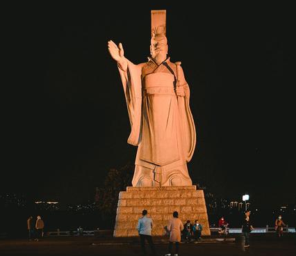 关羽当初镇守荆州是现在的哪里 这个地方有多重要</span>