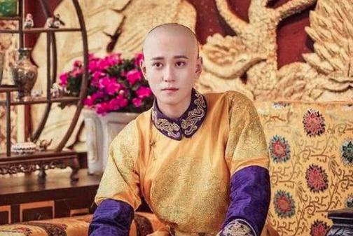 清朝时期，为什么有的年龄很小的皇子就继承皇位了