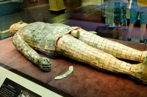 古代皇帝死后为什么要封九窍 古人这么做有什么意义</span>