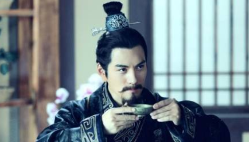 刘备落魄时为什么也有人跟随呢？</span>
                      