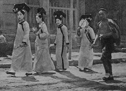 古代妃子戴着长长的指甲套 她们是怎么侍寝和上厕所的</span>
                      