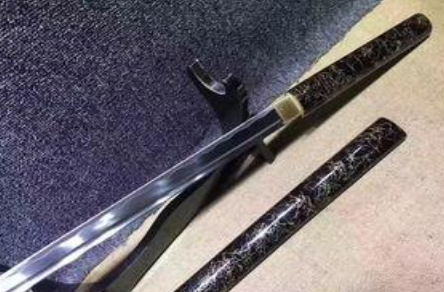 刀剑明明比盔甲还要危险 古代王朝为什么不能藏盔甲</span>