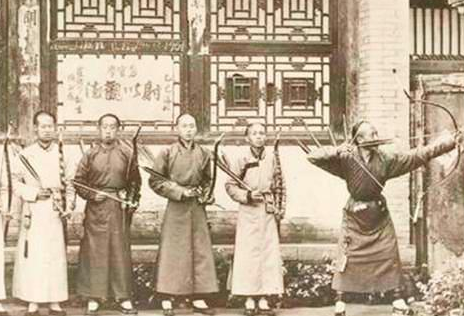 古代皇帝是如何选取侍卫 除了武功高还需要什么</span>
