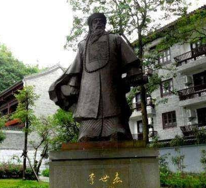 皇帝摔倒在地,群臣为什么都不敢扶?</span>