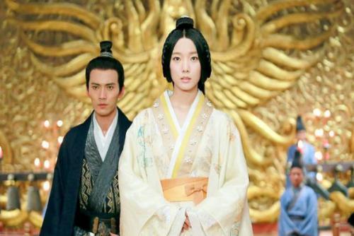 同样歌姬出身的她们都登上了后位，她们有什么不同之处