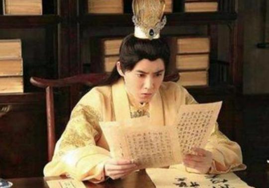 朱元璋出上联,,一大臣对出下联被当场赐死