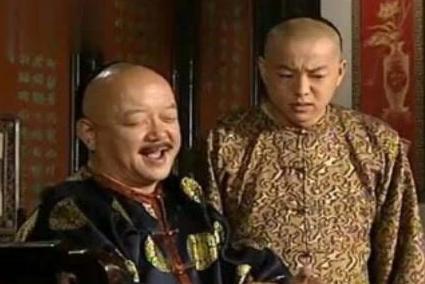 刘墉是个极其谨慎的人 为何上朝是会将衣服反着穿呢