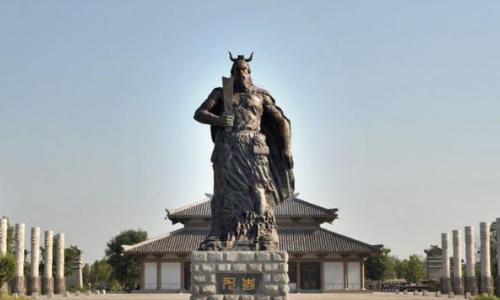 三位头上长角的人,头上长角代表了什么