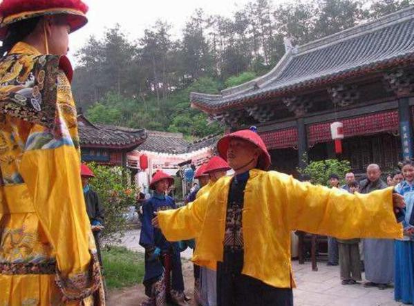 揭秘:身份象征的黄马褂，为何到了晚清成了烂大街的东西