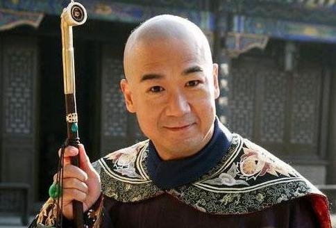 和珅(吏部尚书)和纪晓岚(礼部尚书)的放到现在是什么官职