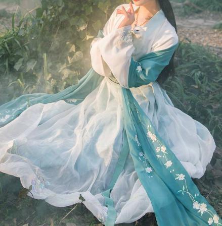 古人冬天御寒穿什么衣服