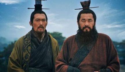 为何很多人洗白曹操,诋毁刘备