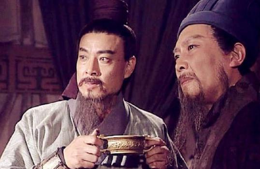诸葛亮斩马谡的原因是什么